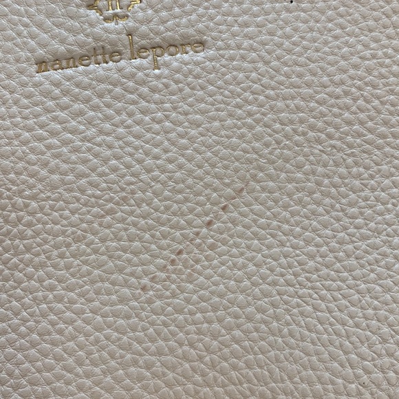Nanette Lepore white wristlet, cross body bag - Picture 6 of 11